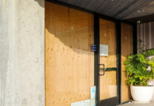 Commercial Property Appeal: The Importance of Regular Window Repair Regular Window