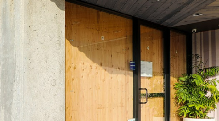 Commercial Property Appeal: The Importance of Regular Window Repair Regular Window