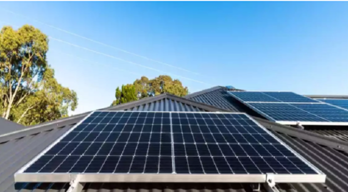 Maximizing Savings: The Economic Benefits of Fitting Solar Panels Solar Panels